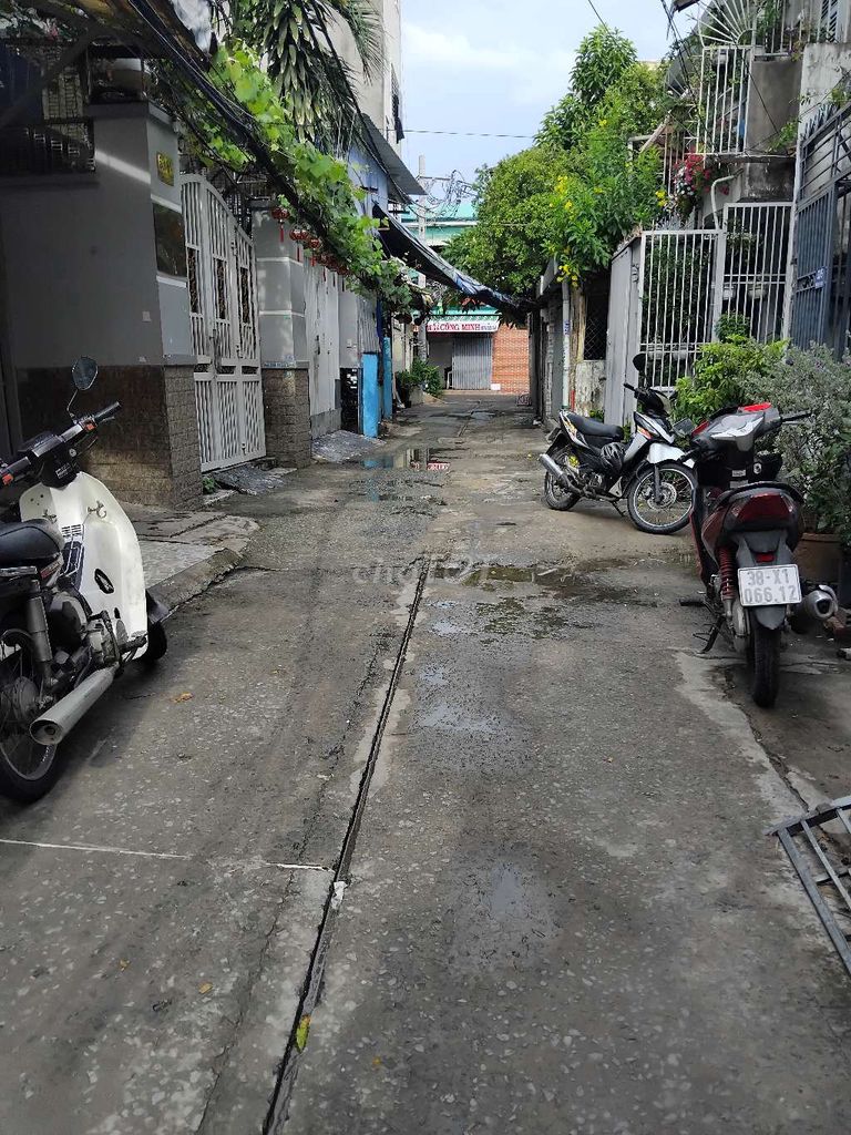 NHÀ ĐẸP LUNG LINH - TRUNG TÂM KINH DƯƠNG VƯƠNG P. AN LẠC A