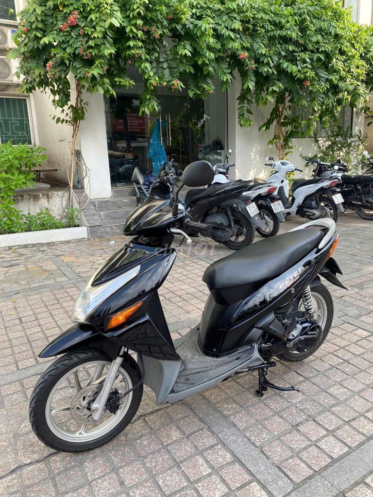 Xe Honda click. Mua bán Xe máy tại Quận 7 Tp Hồ Chí Minh được đăng bởi trình minh sơn hình 1