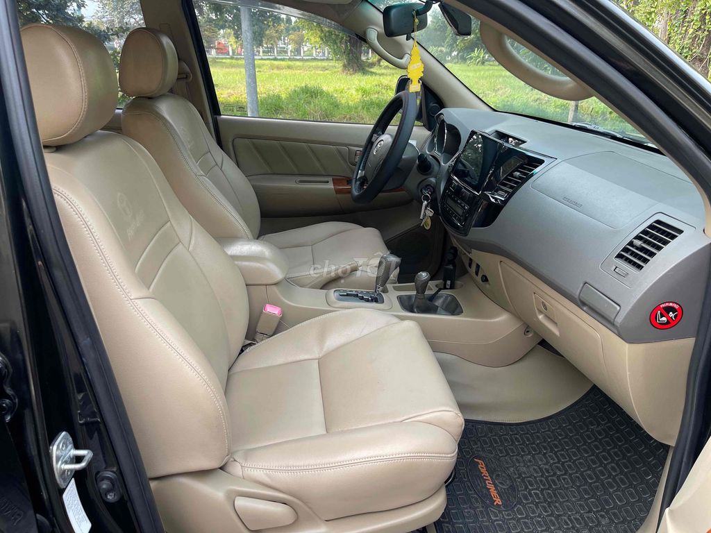 Toyota Fortuner 2011 2 Cầu Máy Xăng Bao Sang Tên. Mua bán Ô tô tại Quận Gò Vấp Tp Hồ Chí Minh được đăng bởi Em Quang Xe Lướt hình 9