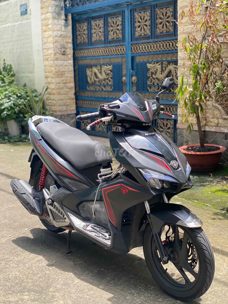 Honda Air Blade черный 2018 с техосмотром 64, один владелец, переоформление