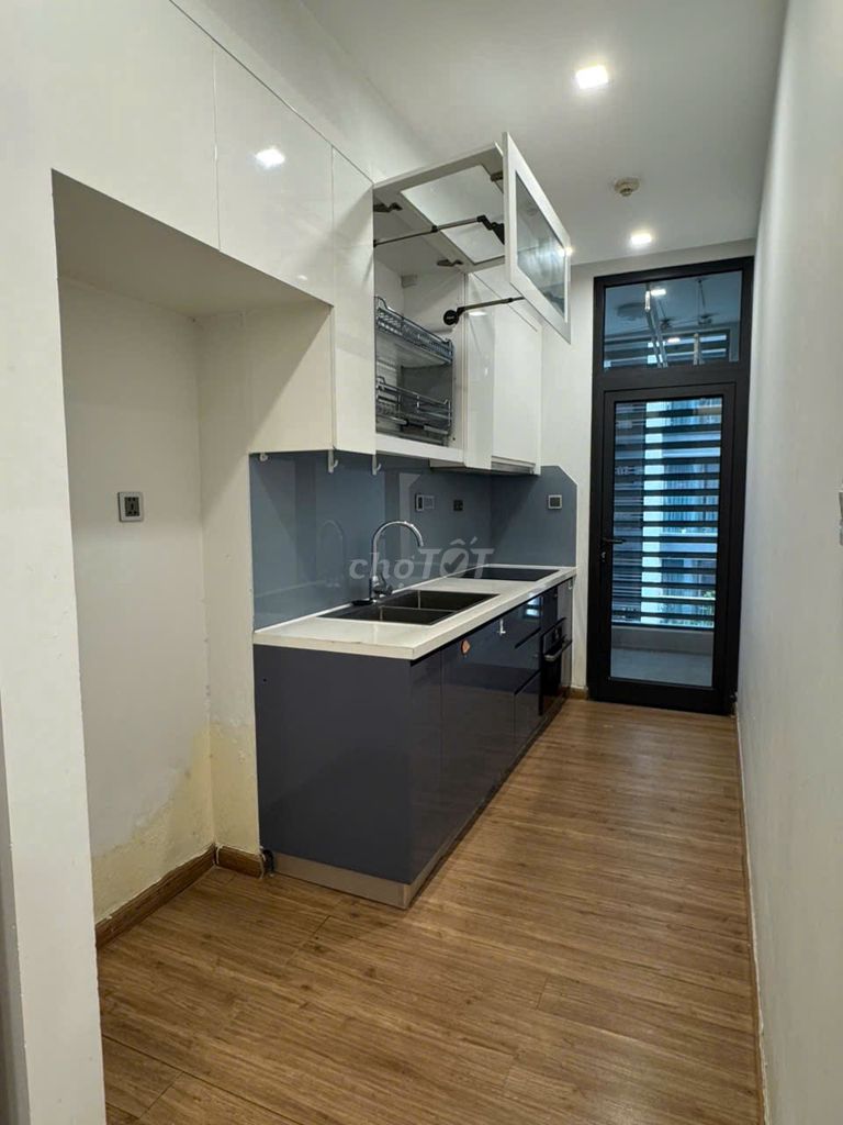 Cho thuê CC VINHOMES METROPOLIS Liễu Giai, 100M2, 3PN đối diện LOTTE
