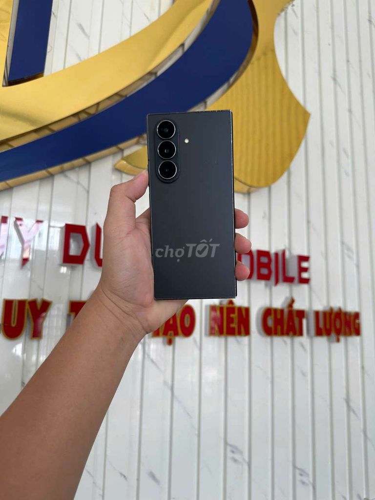 samsung z fold 7 2sim nguyên zin có trầy,có góp. Mua bán Điện thoại tại Thành phố Cà Mau Cà Mau được đăng bởi Duy Dustin Mobile hình 1