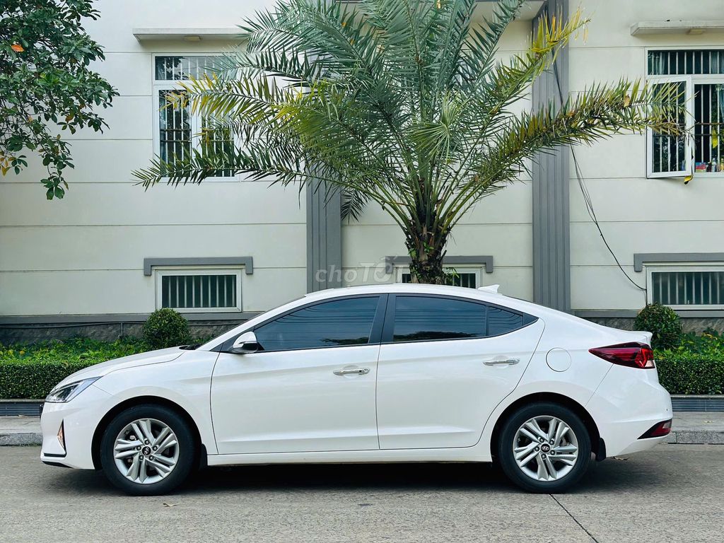 Hyundai Elantra 1.6 AT 2020 - 20000 km. Mua bán Ô tô tại Thành phố Dĩ An Bình Dương được đăng bởi Siêu Thị Ô Tô Bình Dương  hình 3
