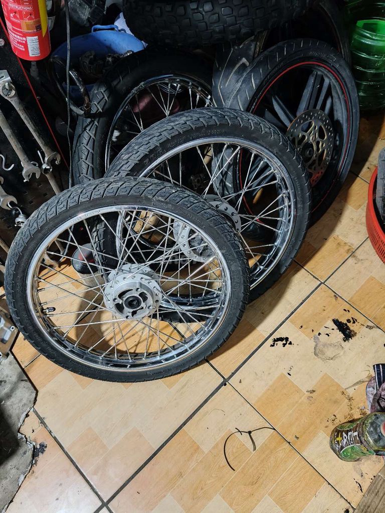 Bánh heo phuộc. Mua bán Phụ tùng xe tại Huyện Cái Bè Tiền Giang được đăng bởi Kiên hình 1