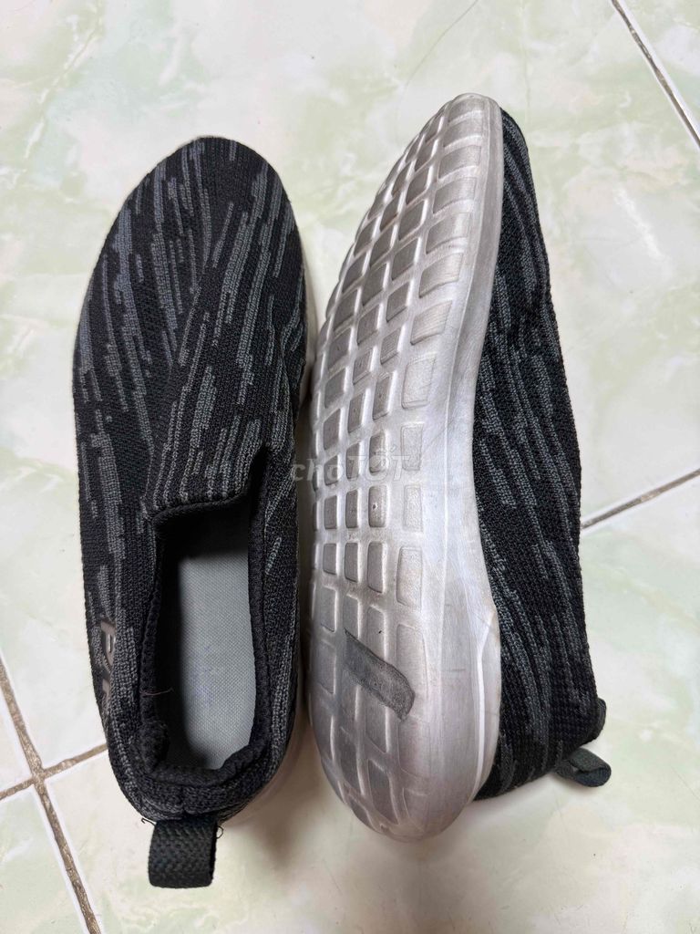 Giày sneaker PT2000 Nam Đen size 41 Đã sử dụng. Mua bán Giày dép tại Thành phố Thủ Dầu Một Bình Dương được đăng bởi Lê Hữu Vũ hình 1