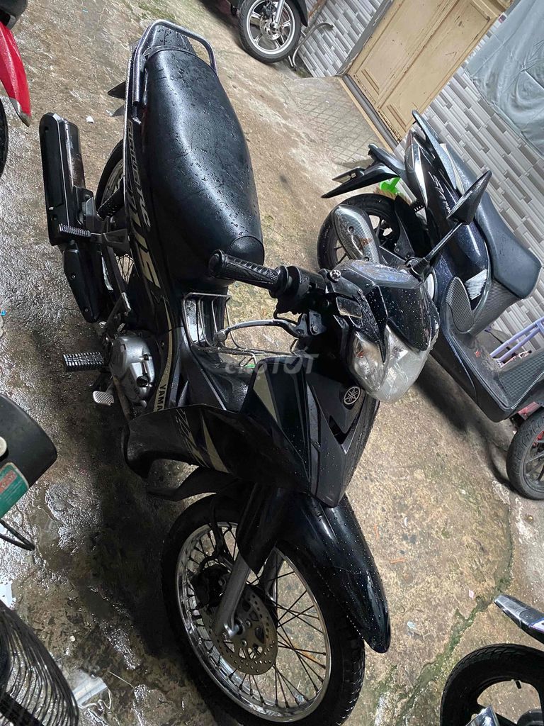 Yamaha Sirius Черный полуавтомат