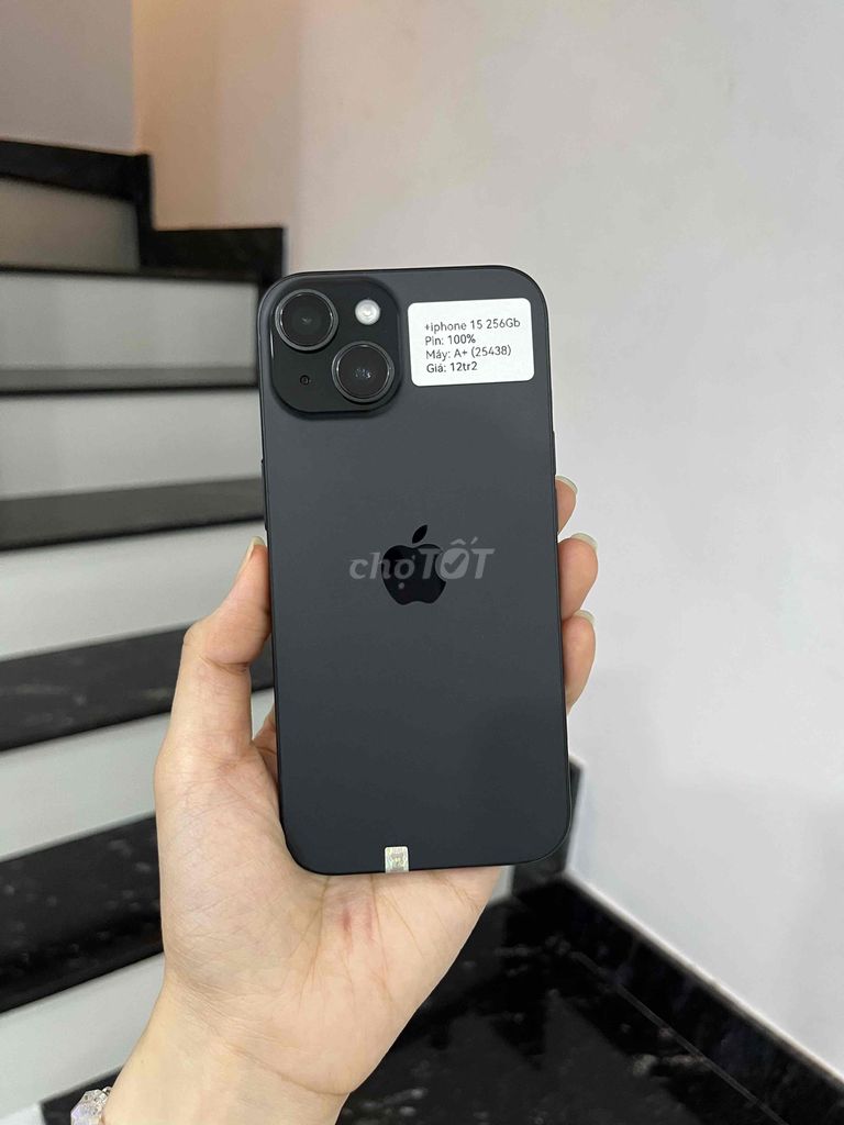 iPhone 15 256GB Đen Quốc tế đẹp 99 pin new. Mua bán Điện thoại tại Huyện Hóc Môn Tp Hồ Chí Minh được đăng bởi SIRI STORE HCM hình 1
