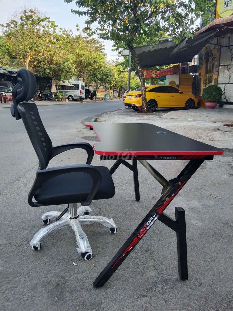 Bàn ghế gaming Kim loại Vải lưới Đen Đỏ. Mua bán Bàn ghế tại Quận Tân Phú Tp Hồ Chí Minh được đăng bởi Nội Thất Bàn Ghế Văn Phòng Giá Rẻ  hình 1