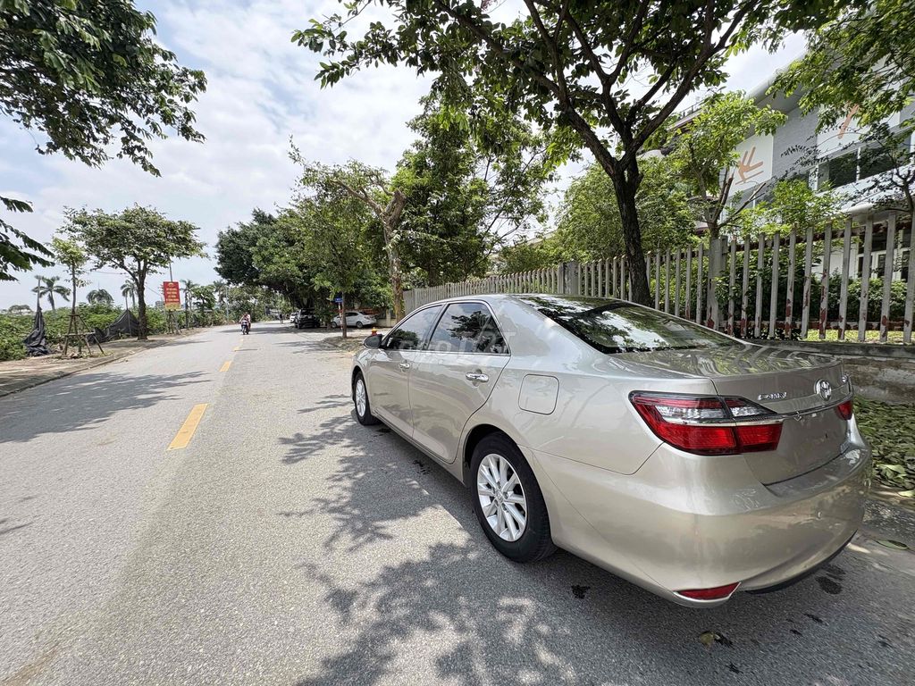 Toyota Camry 2016 2.0E - 86000 km. Mua bán Ô tô tại Quận Hai Bà Trưng Hà Nội được đăng bởi Bùi hiển hình 2