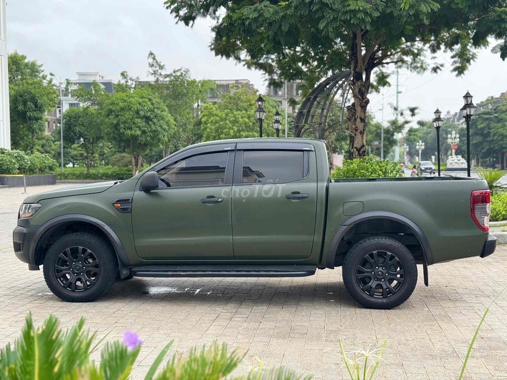 Ford Ranger XLS 2017, зелёный мох