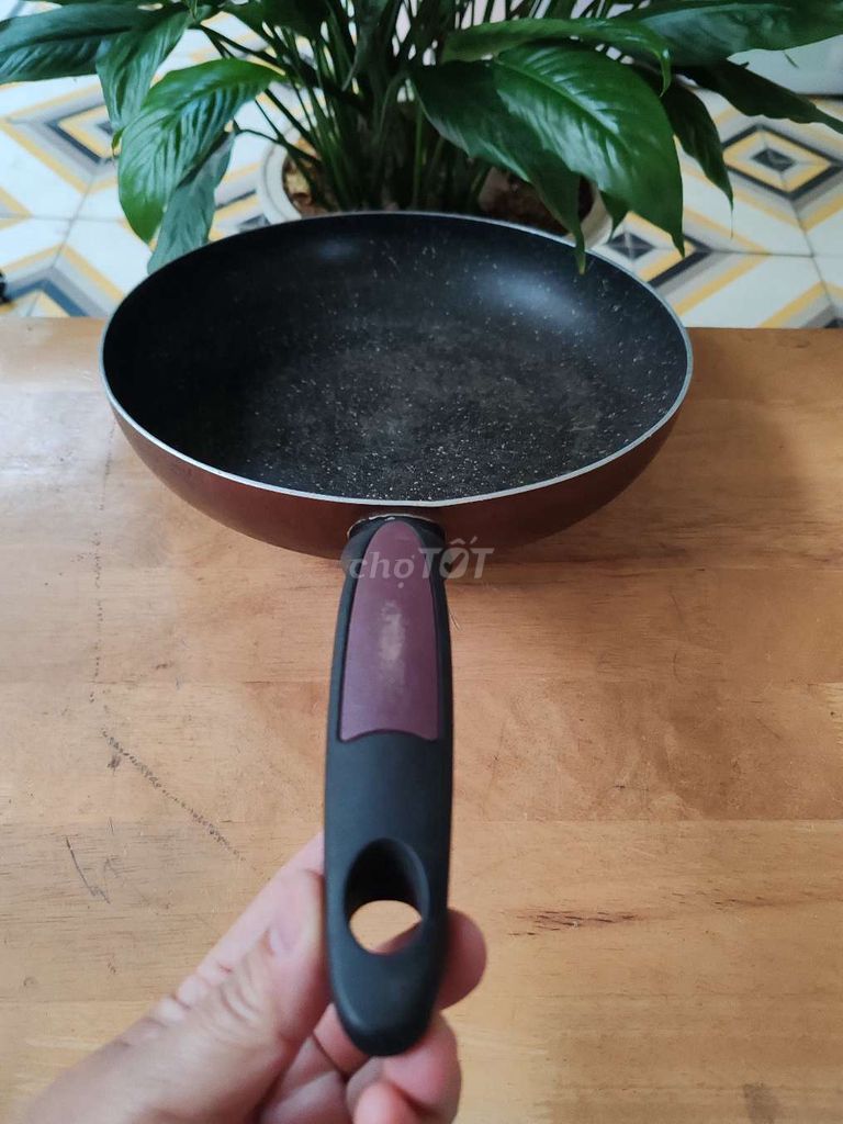 Chảo chống dính vân đá Kim loại. Mua bán Dụng cụ nhà bếp tại Quận 7 Tp Hồ Chí Minh được đăng bởi Vy Vy hình 1