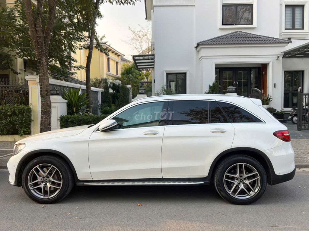 Mercedes Benz GLC 2018 300 4MATIC - 80000 km. Mua bán Ô tô tại Quận Nam Từ Liêm Hà Nội được đăng bởi Dương thị Kim Thanh hình 1
