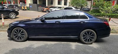 Mercedes Benz C Class 2019 C 200 - 68430 km. Mua bán Ô tô tại Quận Thanh Xuân Hà Nội được đăng bởi Đình Trường