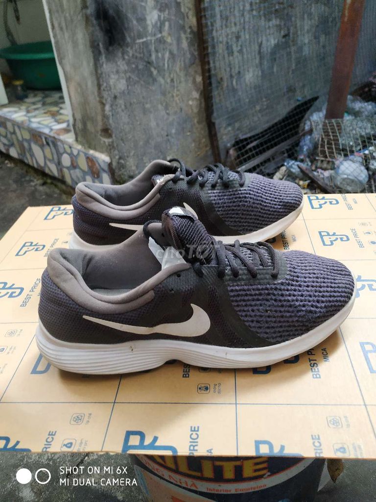 Nike chạy bộ sz 42 đi làm lao động ok