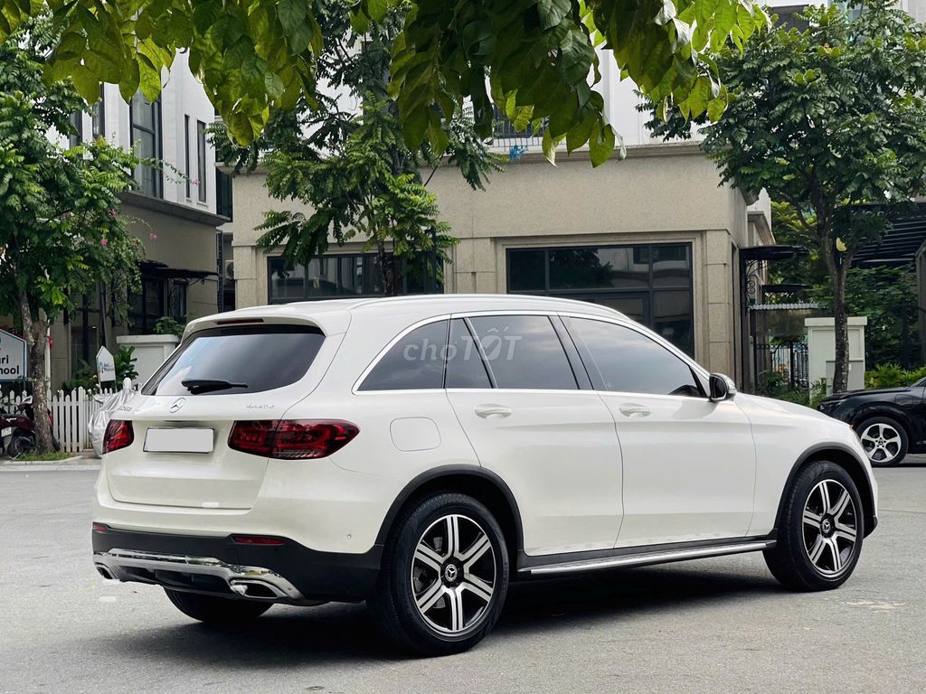 Mercedes GLC 200 4matic 2021 Белый/Бежевый 40000 КМ