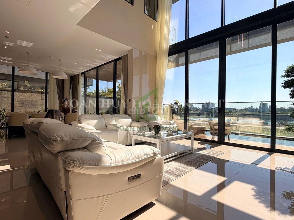 Rent · One River · 5 bd · 300 м² · Quận Ngũ Hành Sơn, ул. Song Hào