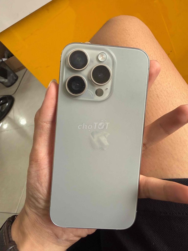 Apple iPhone 15 Pro 256GB Xám Đã qua sử dụng. Mua bán Điện thoại tại Quận 12 Tp Hồ Chí Minh được đăng bởi Nguyễn Tùng hình 1