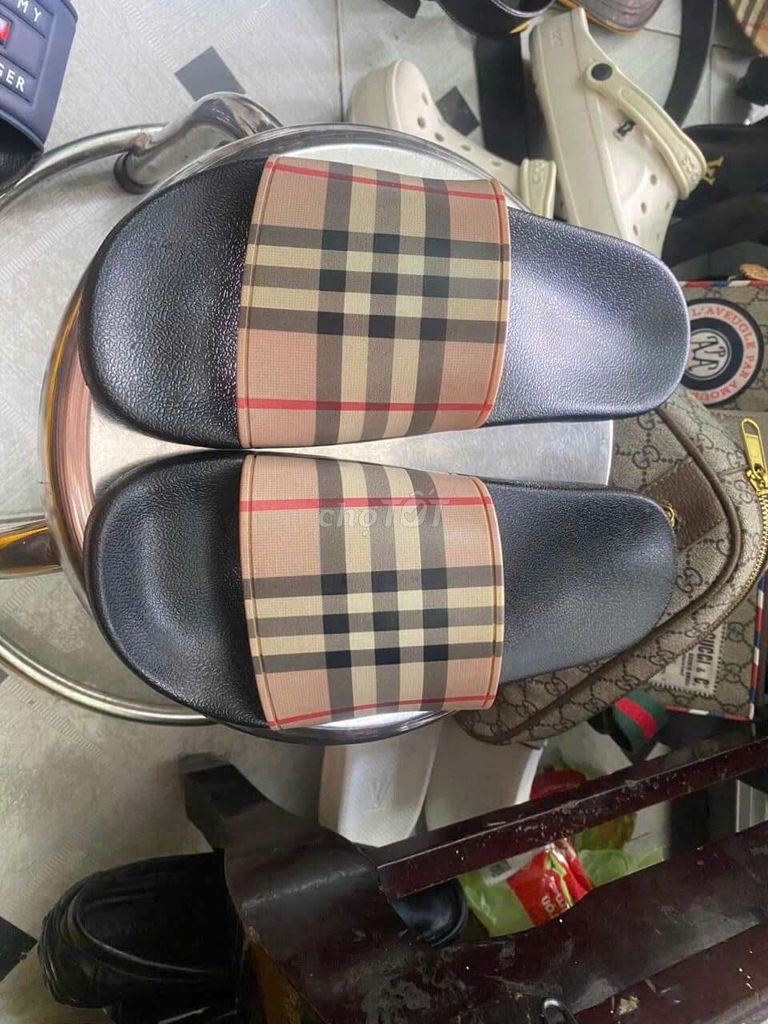 Hiệu Burberry, size 41