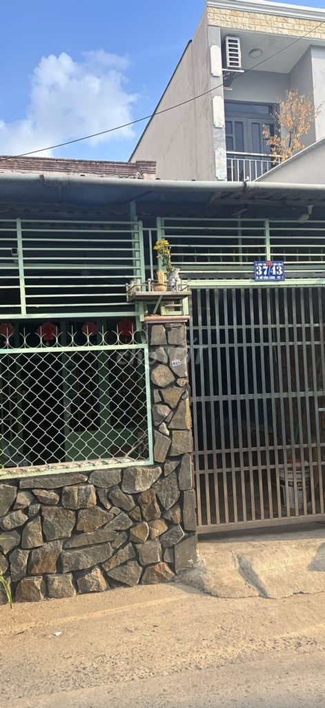 BÁN NHÀ,HỒ VĂN LONG,GẦN LÊ TRỌNG TẤN,4x20,2 PN,2 W C.HXH, CHỈ 4 TỶ.