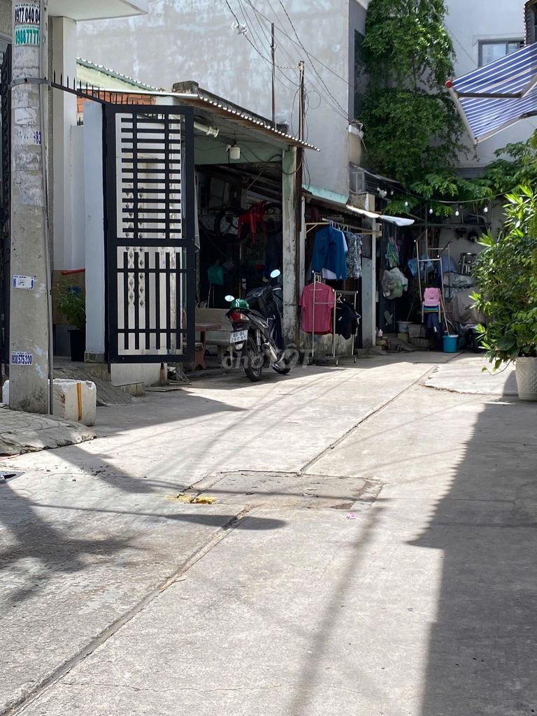 Bán đất tặng nhà, hxh, kg lộ giới, ngay Aeon Mail, 52m², chỉ 4 tỷ xíu