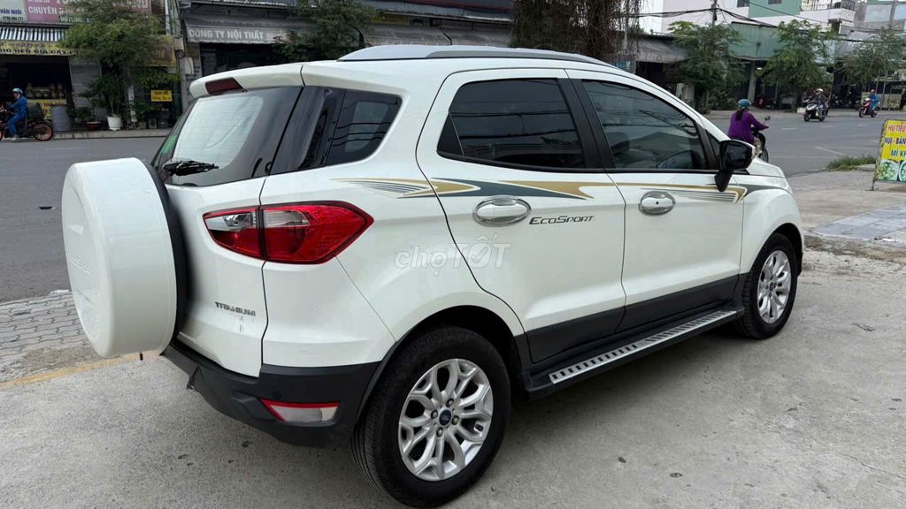 Ford EcoSport белый 5 мест 119.024 км