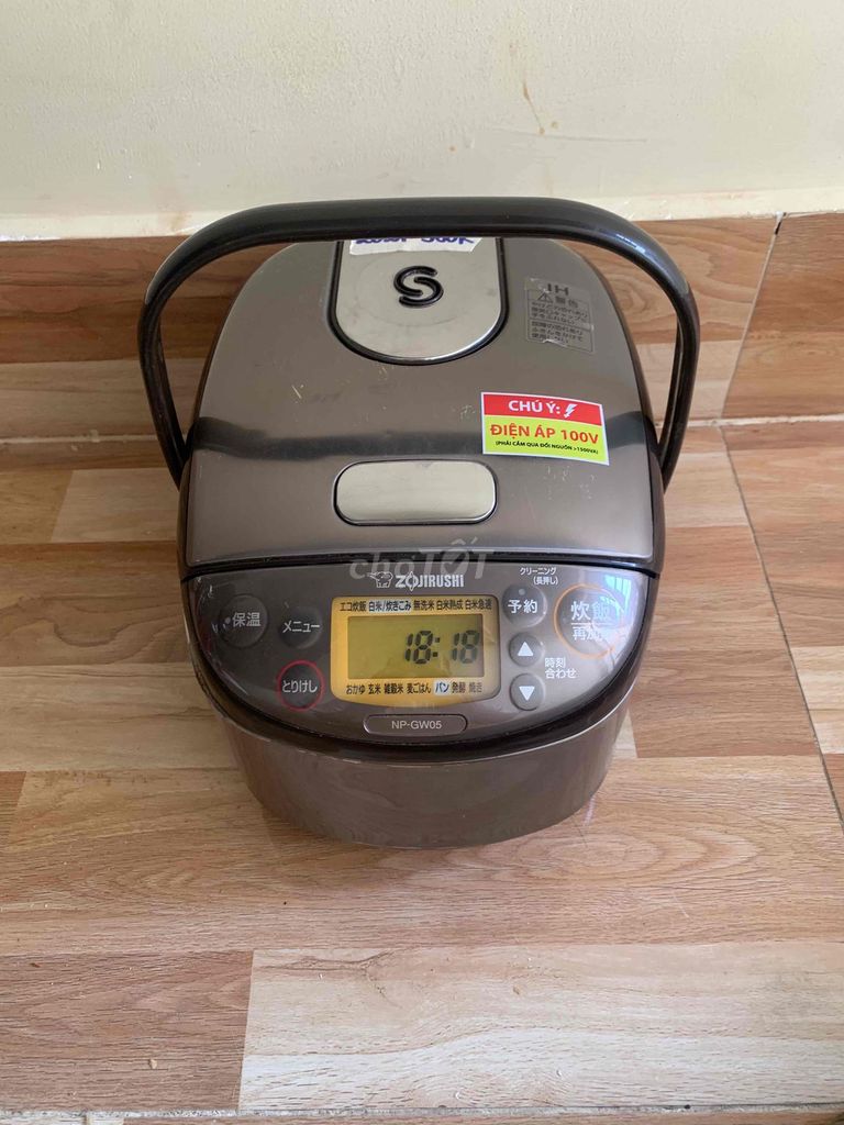 Nồi cơm điện Zojirushi NP-GW05. Mua bán Bếp, lò, đồ điện nhà bếp tại Huyện Hóc Môn Tp Hồ Chí Minh được đăng bởi Thùy Vân hình 1