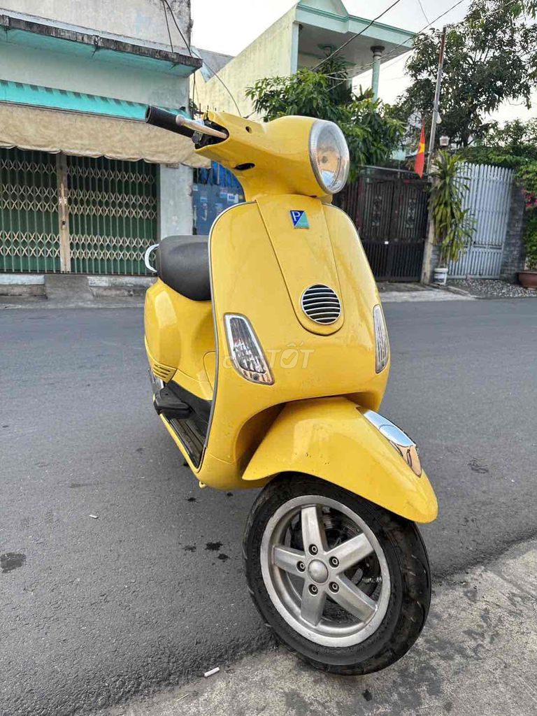 Piaggio Vespa LX Vàng Cổ điển. Mua bán Xe máy tại Thành phố Dĩ An Bình Dương được đăng bởi Bảo Trâm hình 1