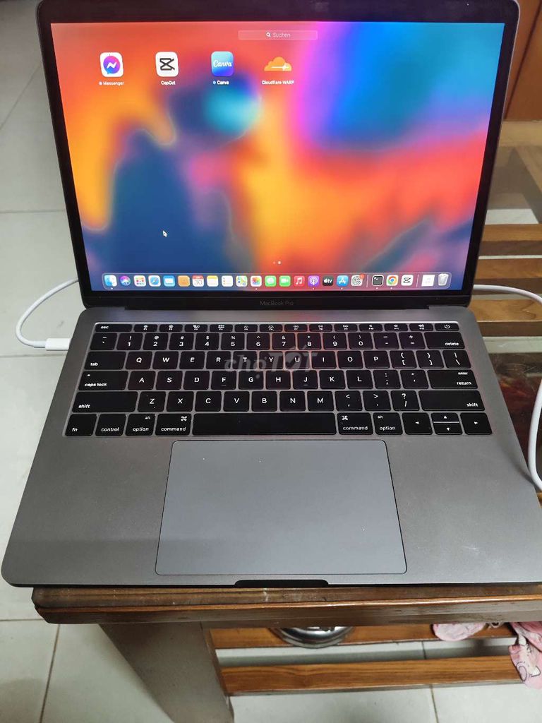 Macbook pro 2016 i5/8/256 máy đẹp ko cấn móp