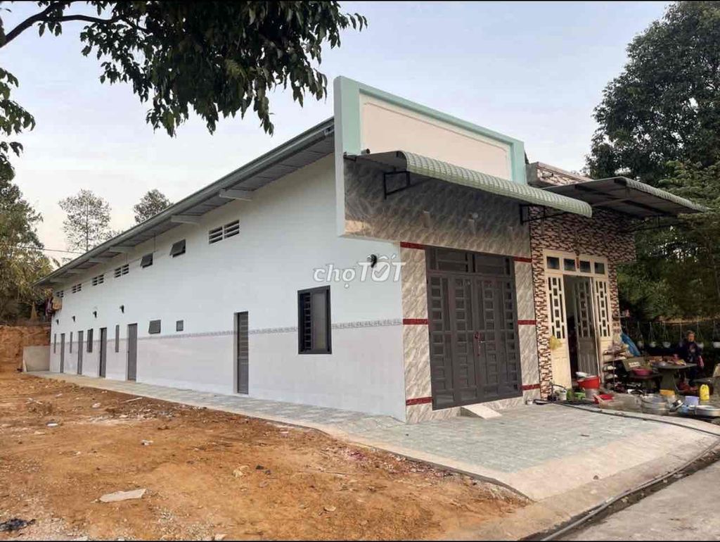 Bán Dãy Nhà Trọ 200m2 - 2kiot + 10 Phòng Trọ - Ngay KCN Nam Tân Uyên