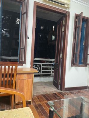 Room 25 m² · Đường Bưởi