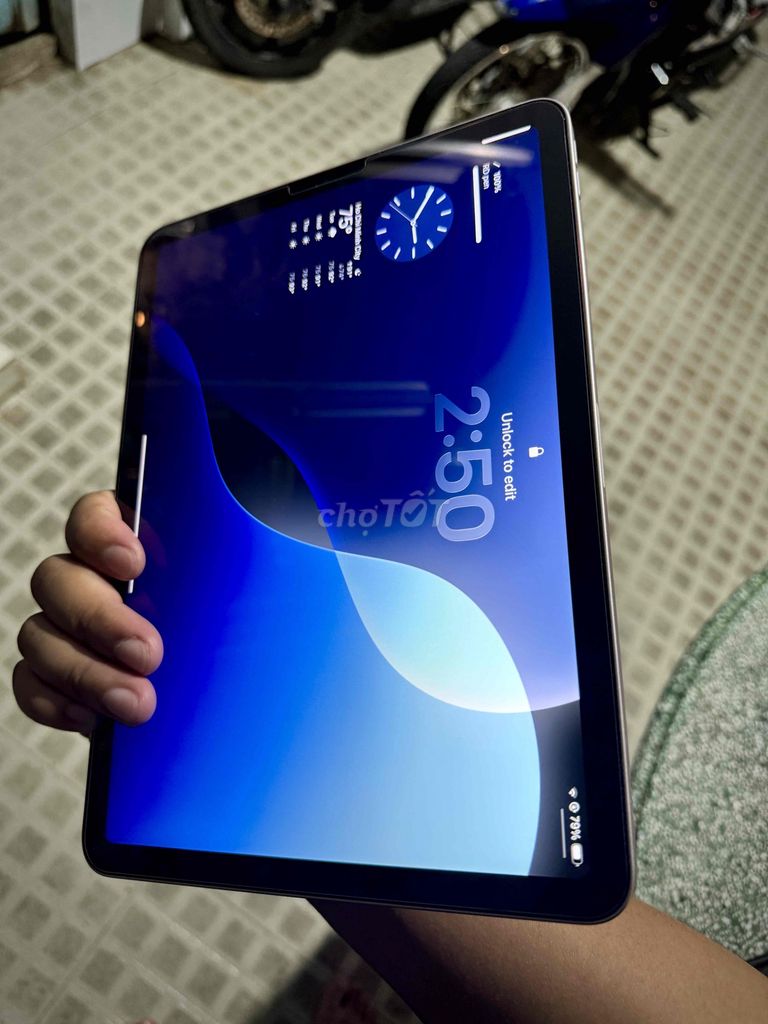Apple iPad Air 5 M1 64GB silver. Mua bán Máy tính bảng tại Huyện Châu Thành Bến Tre được đăng bởi Hoang Hieu hình 1