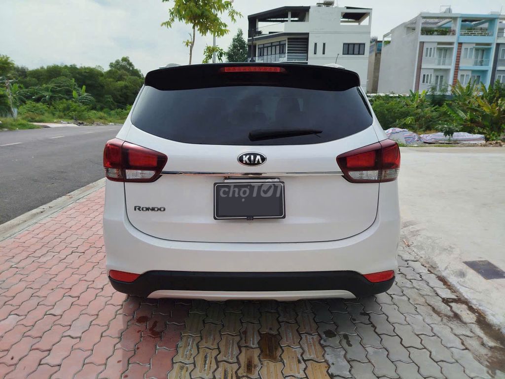 KIA Rondo 2.0 trắng 2019. Mua bán Ô tô tại Quận 1 Tp Hồ Chí Minh được đăng bởi MUA BÁN XE LƯỚT và PHỤ KIỆN XE hình 3