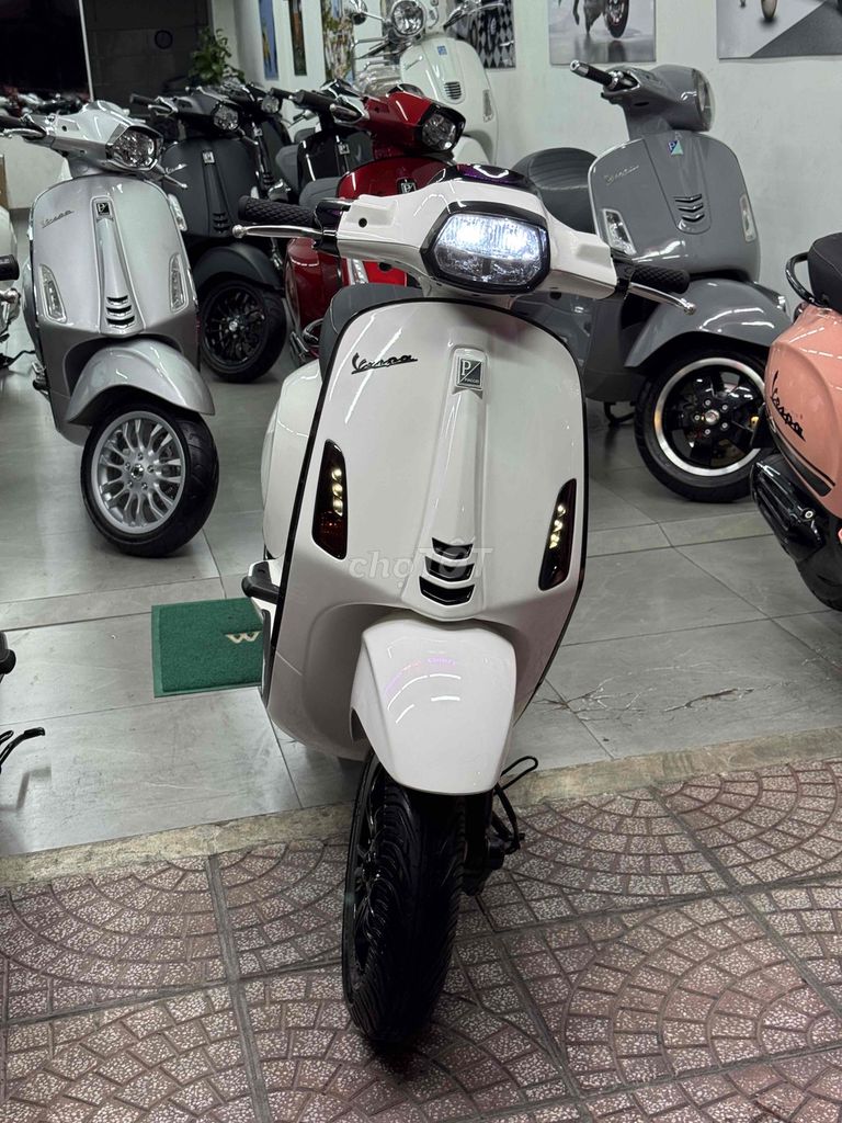 Vespa ABS iGet  modell lét 2 tầng trc sau. Mua bán Xe máy tại Quận Phú Nhuận Tp Hồ Chí Minh được đăng bởi  vespa Nam Phương hcm  hình 2