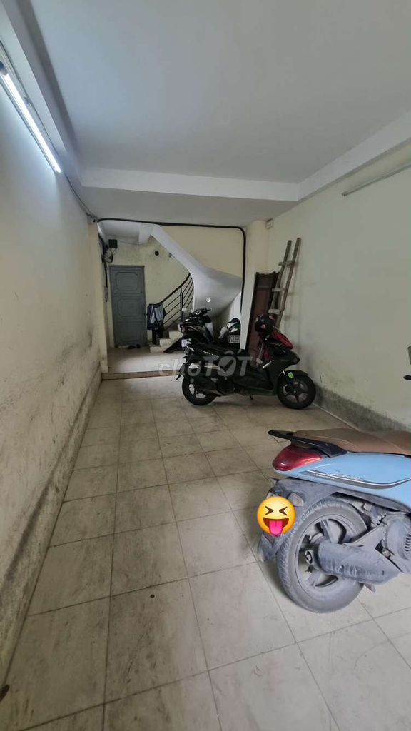 Bán nhà cũ 9 phòng khép kín Cầu Diễn