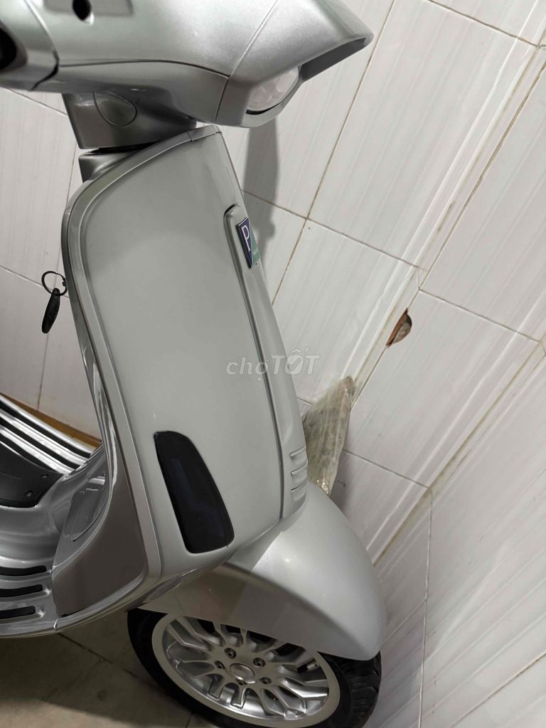 Vespa Sprint Bạc porsche. Mua bán Xe máy tại Quận 8 Tp Hồ Chí Minh được đăng bởi Silver hình 2