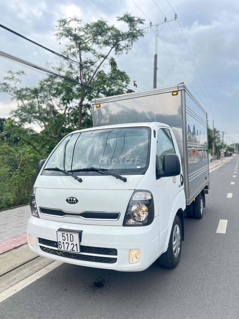 KIA K200 1T9 2019 THÙNG KÍN 7Vạn6. Mua bán Xe tải, xe ben tại Thành phố Thủ Dầu Một Bình Dương được đăng bởi AUTO HUY HOÀNG HIỆP hình 2
