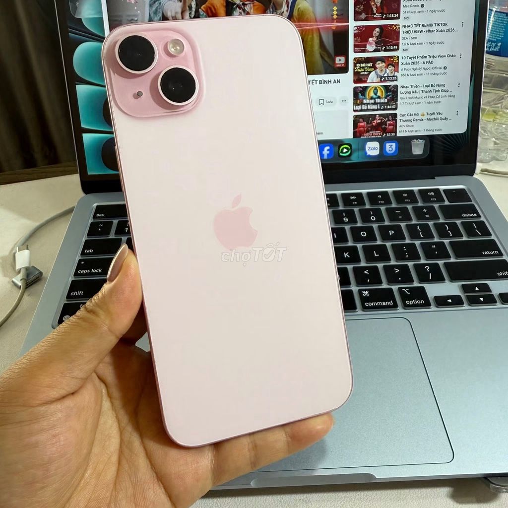 iPhone 15 Plus 128GB Hồng 98% quốc tế. Mua bán Điện thoại tại Quận Bình Thạnh Tp Hồ Chí Minh được đăng bởi Truong  hình 1