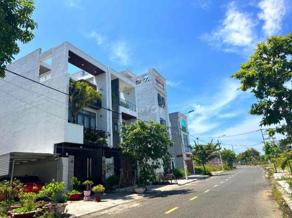 Bán lô Góc 2 MT đường Thanh Lương 7 + Nguyễn Thị sáu -DT: 215,5m2, đối. Mua bán đất tại Quận Cẩm Lệ Đà Nẵng được đăng bởi Hoàng Thị Châu hình 1
