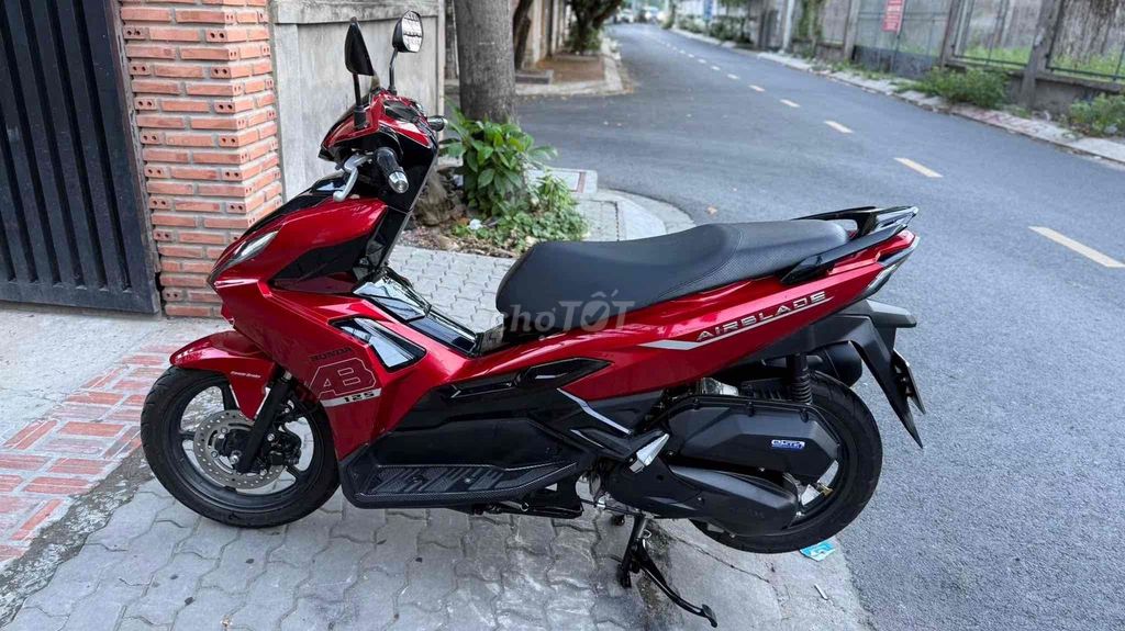 Honda Air Blade 125 2023 Красный 22000 км