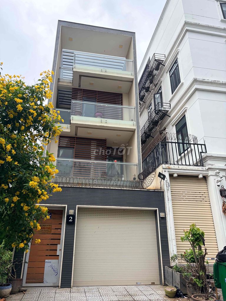 CHO THUÊ NHÀ 3 LẦU 6PN NGAY BỆNH VIỆN LÊ VĂN THỊNH GIÁ 28TR