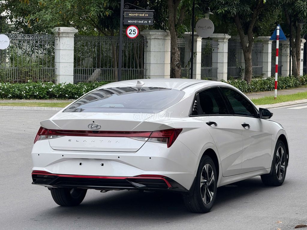 Elantra 1.6 sx 2022 model 23 đặc biệt. Mua bán Ô tô tại Quận Long Biên Hà Nội được đăng bởi PHÚC LÂM  AUTO hình 4