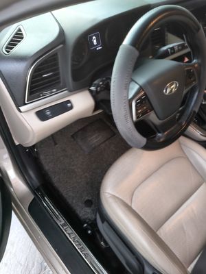 Hyundai Elantra 2019 AT full option Vàng cát
