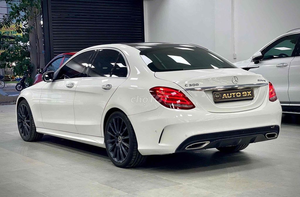 Mercedes Benz C300 AMG 2017 siêu lướt. Mua bán Ô tô tại Thành phố Thủ Đức Tp Hồ Chí Minh được đăng bởi Nguyen Trung hình 15