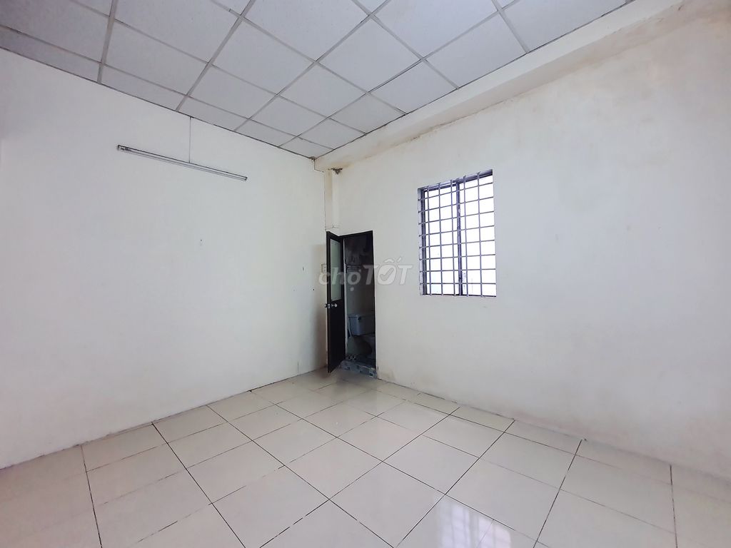 PHÒNG GIÁ RẺ - NGAY TRUNG TÂM - TRẦN BÌNH TRỌNG Q.5 GIÁP Q.1, 3, 10