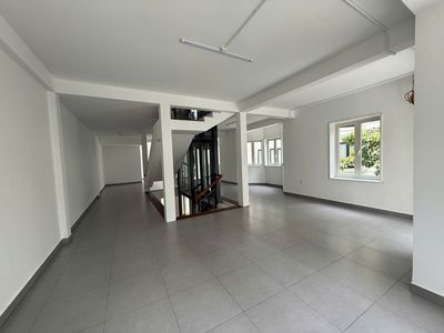 Cho thuê villa sgp 130 triệu / tháng