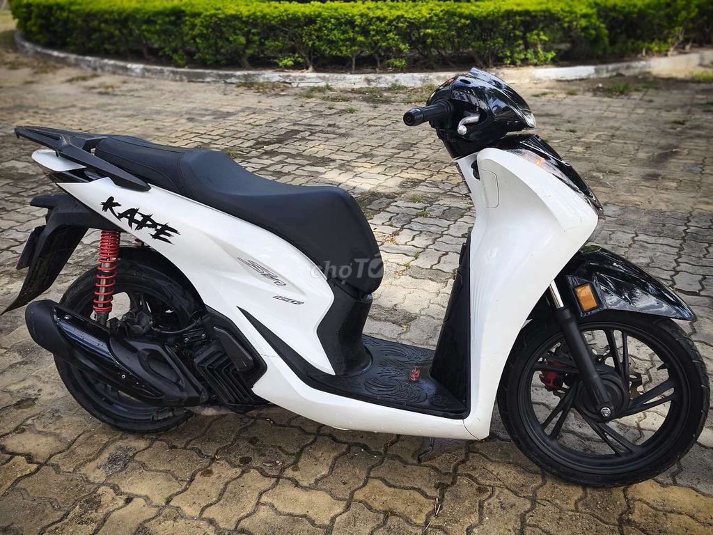 Honda SH 160 ABS 2023 Trắng đen. Mua bán Xe máy tại Quận Sơn Trà Đà Nẵng được đăng bởi Huỳnh Bi hình 2