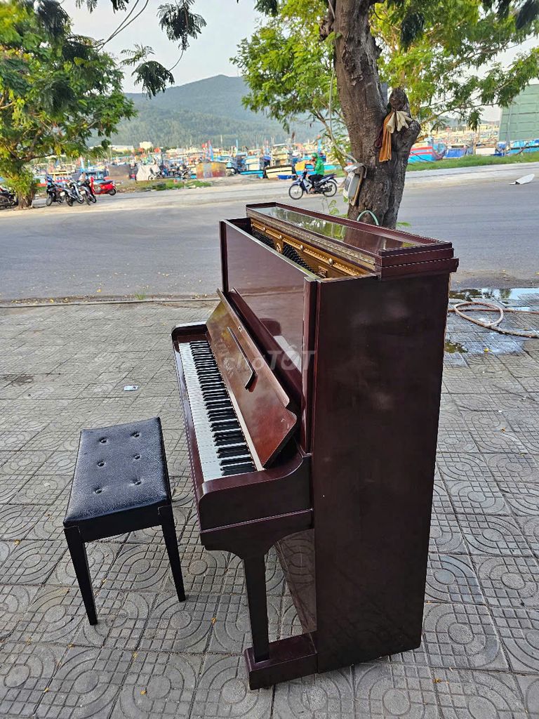 Đàn piano màu Nâu Gỗ thanh lý. Dịch vụ nhà cửa khác tại Quận Sơn Trà Đà Nẵng được đăng bởi THẾ GIỚI ĐỒ CŨ ĐÀ NẴNG hình 1