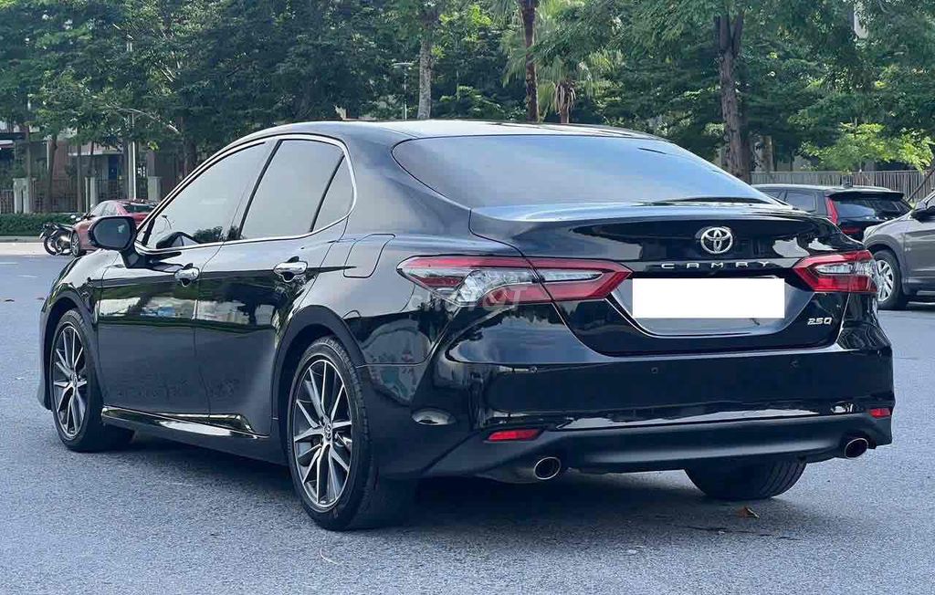 Toyota Camry 2.5Q sx 2022 màu đen siêu nét. Mua bán Ô tô tại Quận Cầu Giấy Hà Nội được đăng bởi Cao Quý hình 4