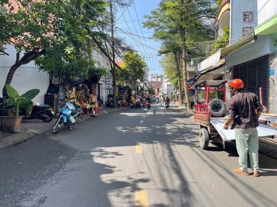 Townhouse 273 m² · 11 bed · Đường Số 339