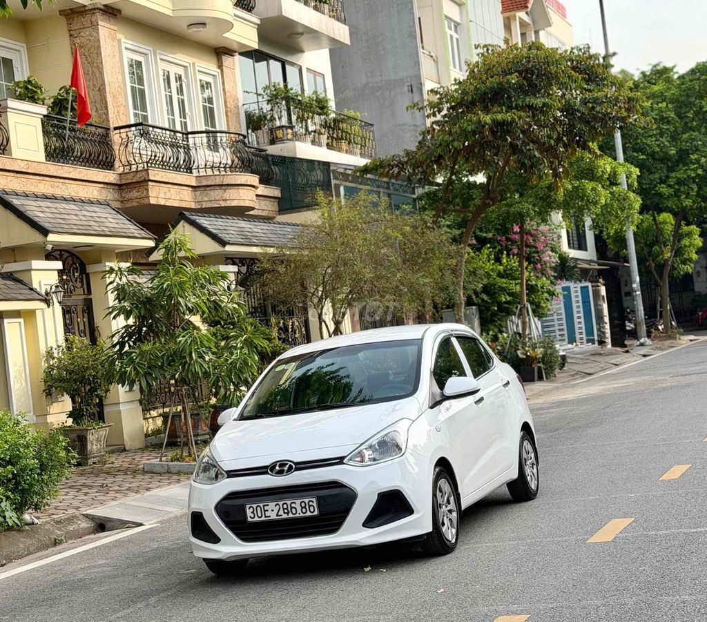 Hyundai i10 1.2 MT 2016 белый, механика